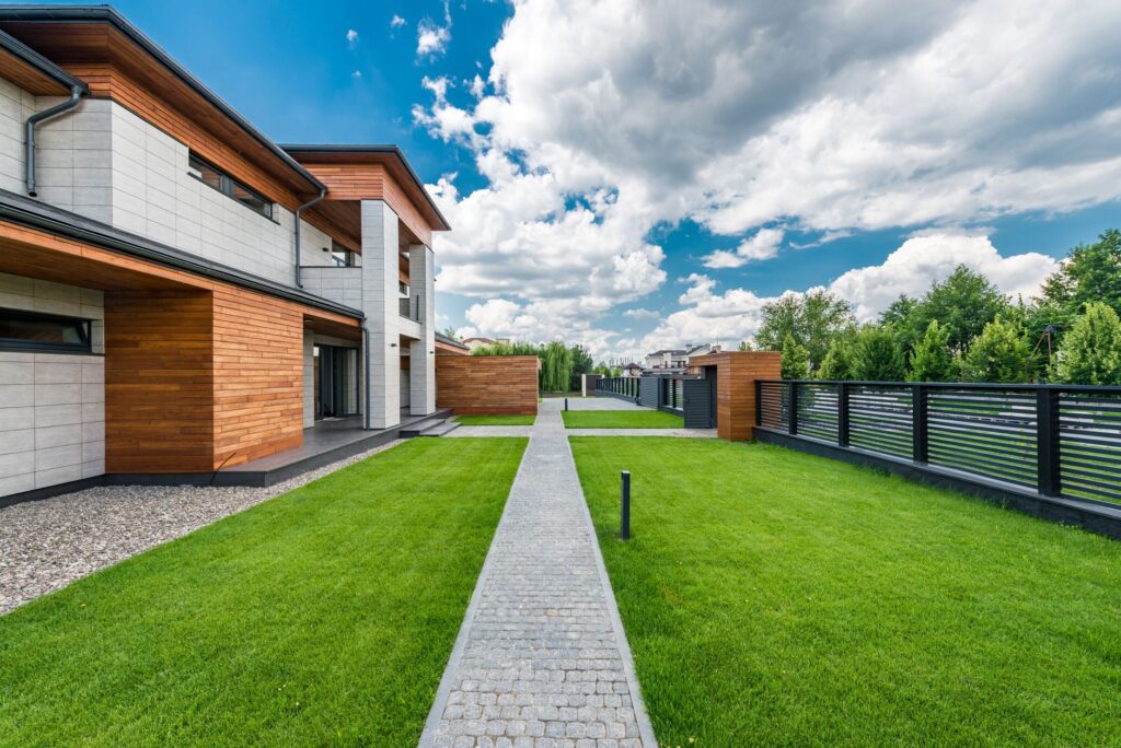 Should I Buy a Duplex or a Single-Family Rental First?